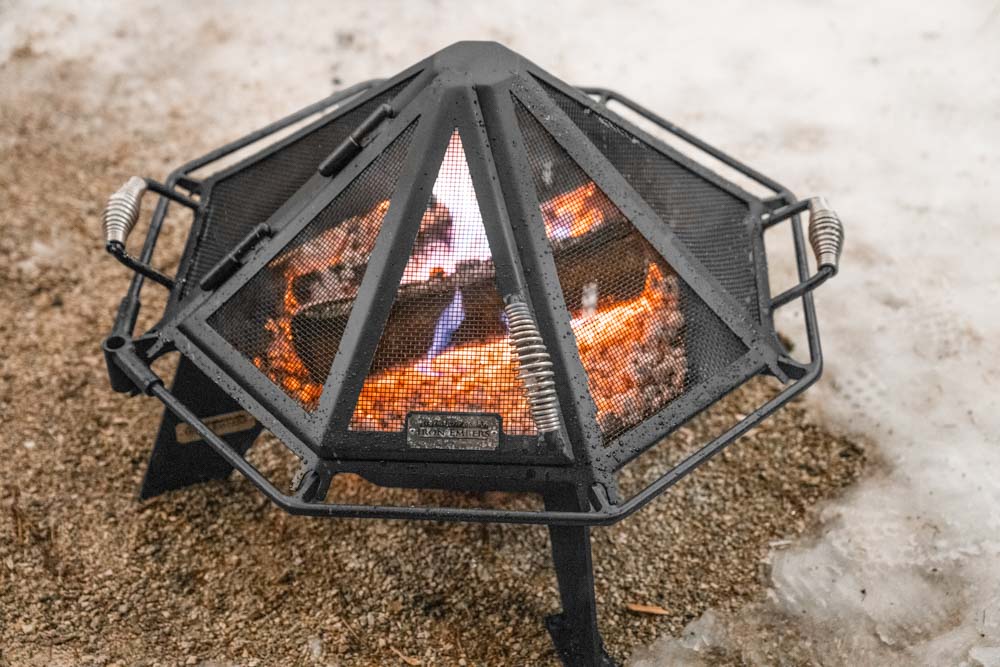 Spark screen on a fire pit