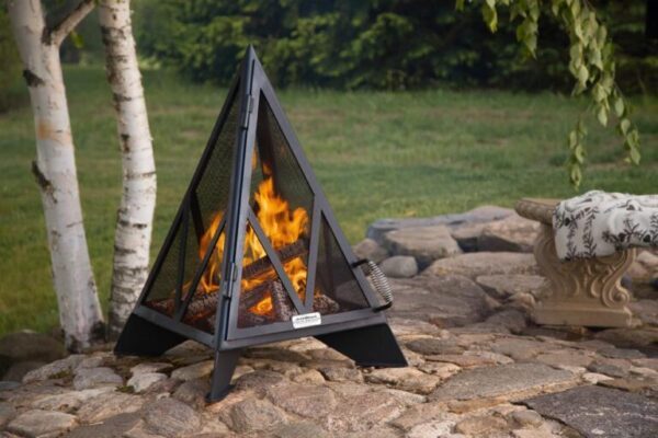 3′ Pyramid outdoor fireplace burning wood